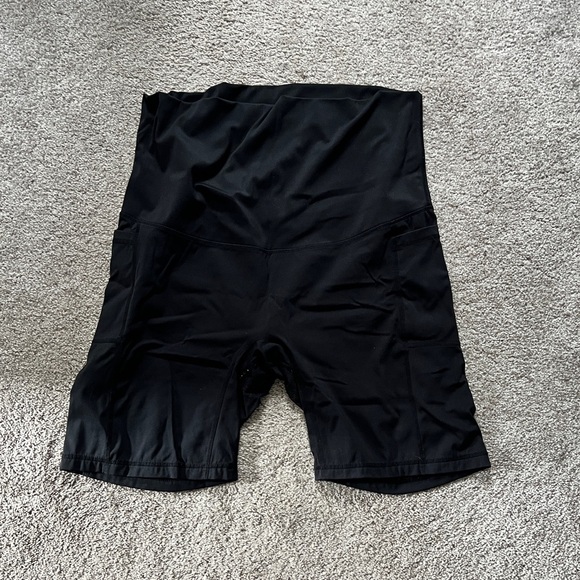 2 pairs of Maternity Black Shorts with Pocket - Picture 7 of 10